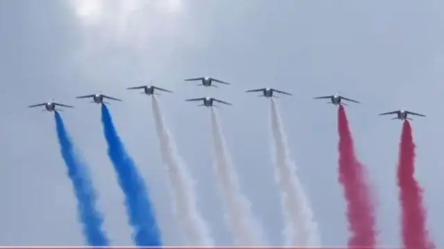 'Video thumbnail for Bastille Day: French-built rafale jets soar over Paris'