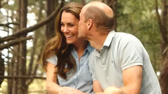 'Video thumbnail for Kate & Prince William's Messy Valentine's Day Display Fuels Divorce Talk'