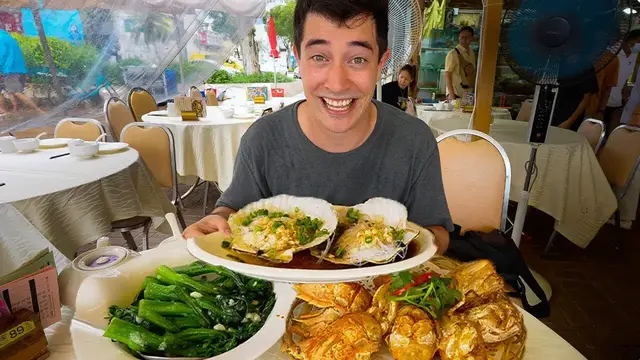 'Video thumbnail for Hong Kong SEAFOOD HEAVEN  $125 Cantonese Food at Hong Kong’s ONLY Floating Fish Market!'