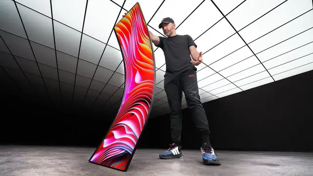 'Video thumbnail for Unboxing Samsung's Mind Bending New Display...'