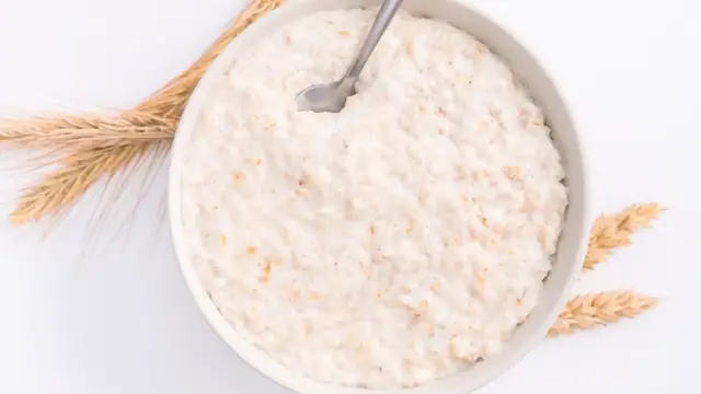 'Video thumbnail for Huge Mistakes Everyone Makes With Oatmeal'