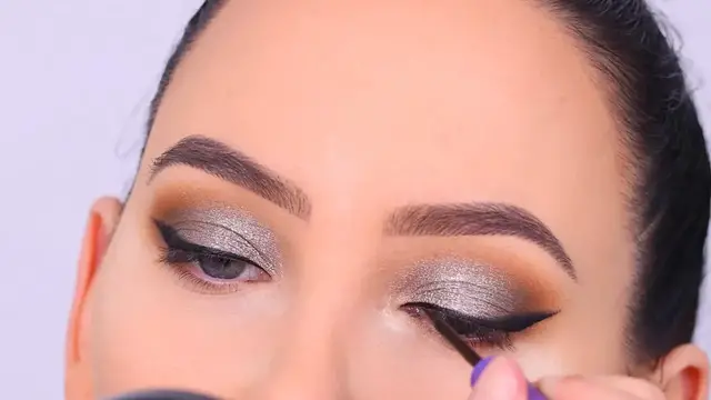 'Video thumbnail for Silver Smokey Eye Makeup Tutorial | Natasha Denona YUCCA Palette Arab Glam'