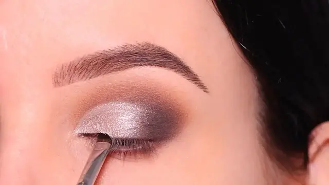 'Video thumbnail for Step-By-Step Sultry Silver Smokey Eyes Tutorial'