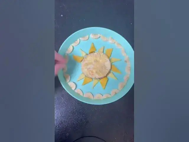 'Video thumbnail for Egg, banana, blueberry and melon toddler snack plate #recipe'