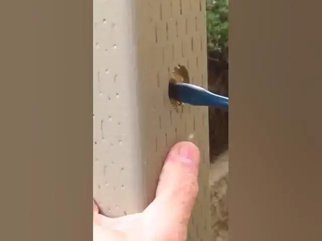 'Video thumbnail for How to use a Spade Bit'