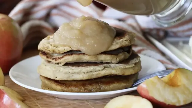 'Video thumbnail for BEST Apple Maple Syrup for Pancakes and Waffles ¦ Quick, Easy & Healthy ¦ Naturally Sweetened (720p 24fps)'