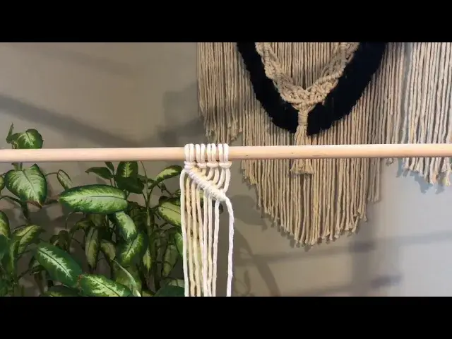 'Video thumbnail for How to Make a Half Hitch Knot'