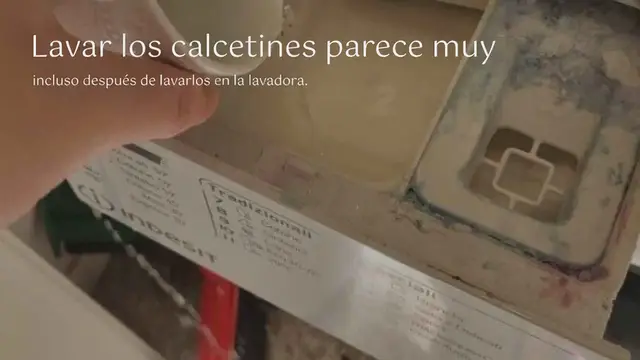 'Video thumbnail for ¿Cómo deshacerse de los malos olores de los calcetines?'