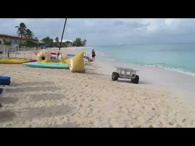 'Video thumbnail for Grand Cayman Beach Suites Beach Area'