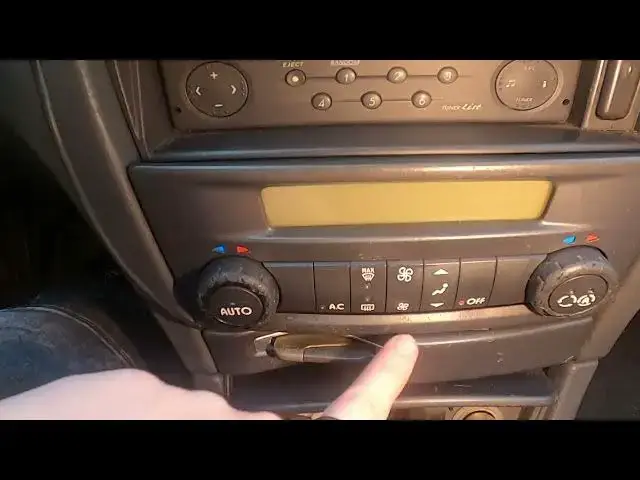 'Video thumbnail for How to Enable or Disable Auto Airflow in Renault Laguna II (2001 – 2007) - Use Auto Climate Control'