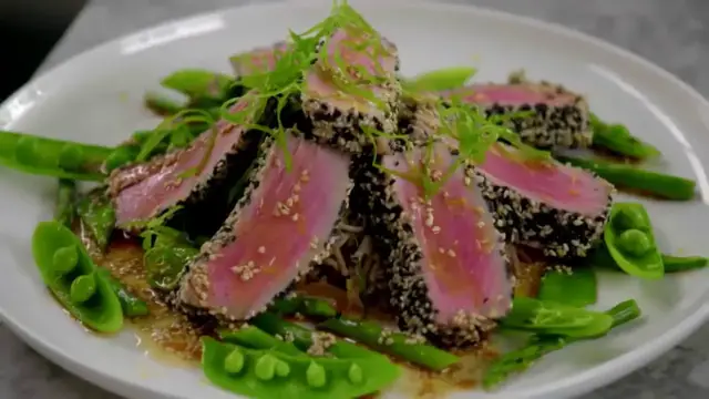 'Video thumbnail for Gordon Ramsay's Sesame Seed Crusted Seared Tuna - A Perfectly Satisfying and Healthy Meal!'