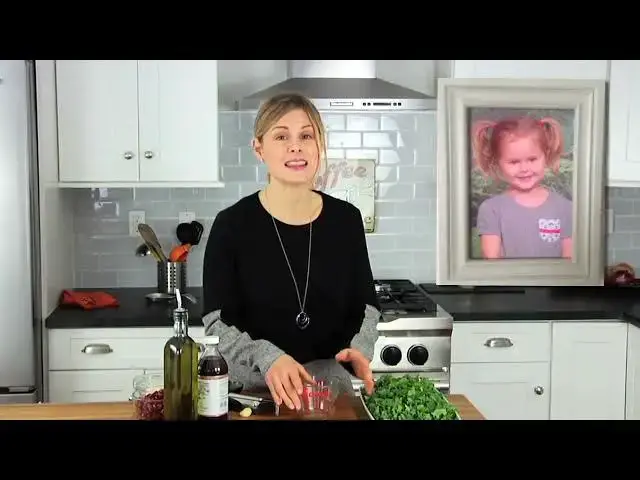 'Video thumbnail for EASY KALE SALAD with POMEGRANATE 720p 30fps'