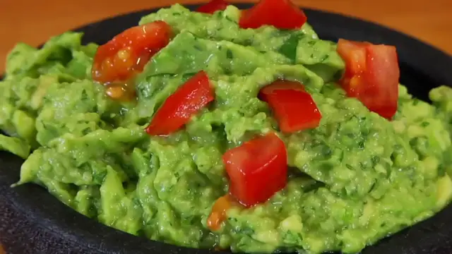 'Video thumbnail for How To Make Guacamole (720p 30fps)'