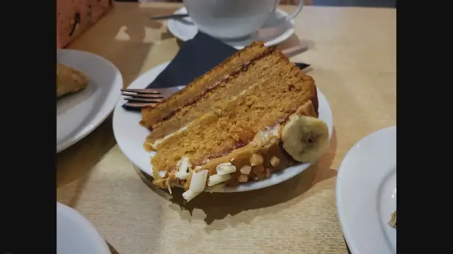 'Video thumbnail for Easy Banana Cake Recipe: Moist and Delicious'
