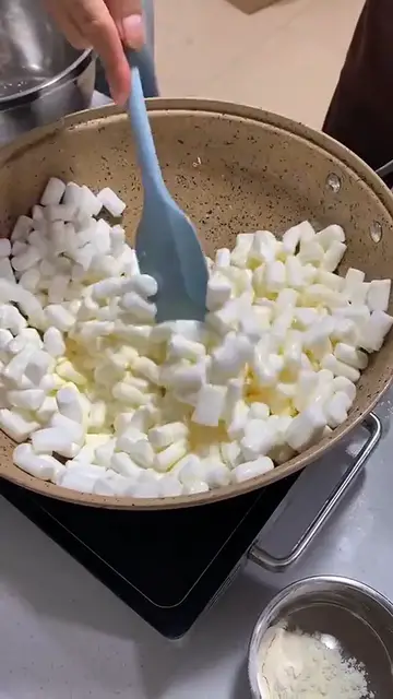 'Video thumbnail for Snowflake Crisps'