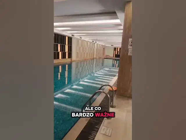 'Video thumbnail for 🏨 Radisson Blu Yerevan: Idealny pobyt z zachwycającym basenem krytym! 🛏️🏊'