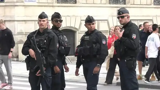 'Video thumbnail for Security in place as the Tour de France concludes in Paris'