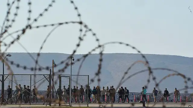 'Video thumbnail for Greece blocks asylum claims after surge in migrant arrivals'