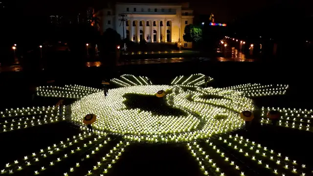 'Video thumbnail for Beautiful display of solar powered lamps'
