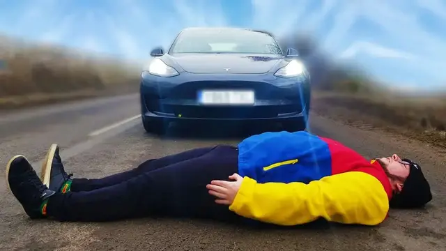 'Video thumbnail for Tesla Model 3 Autopilot - EXTREME Obstacle test'