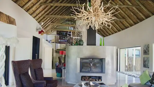 'Video thumbnail for Safari Südafrika - Luxus Safari AM Lodge | Luxury Safari South Africa '