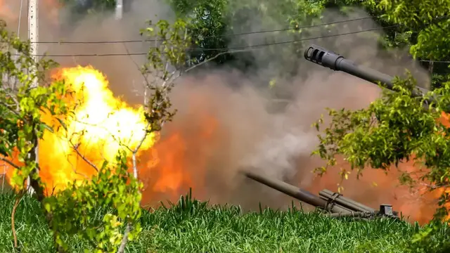 'Video thumbnail for Thailand and Cambodia clash despite ceasefire hopes'