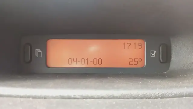 'Video thumbnail for Tapping the stalk control to cycle through the MPG options on a Citroen C3'