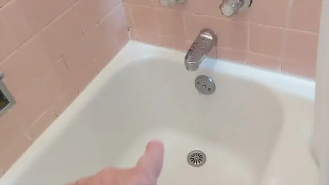 'Video thumbnail for How to Insulate Tub'