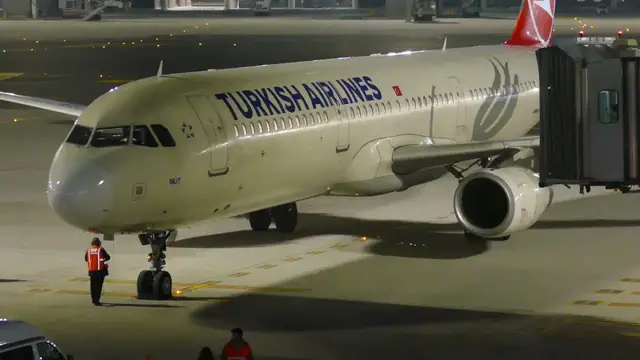 'Video thumbnail for Istanbul's BRAND NEW AIRPORT (2019) - my Turkish flight to Baku, Azerbaijan'