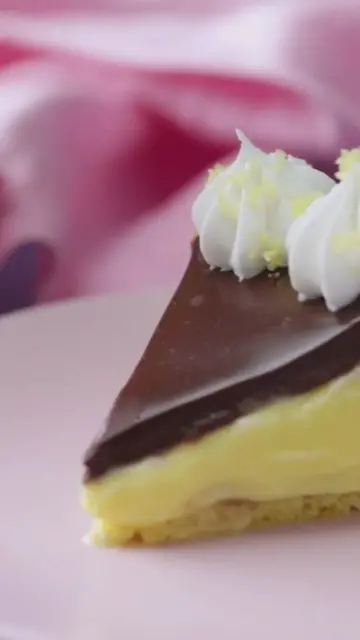 'Video thumbnail for Easy Boston Cream Pie'