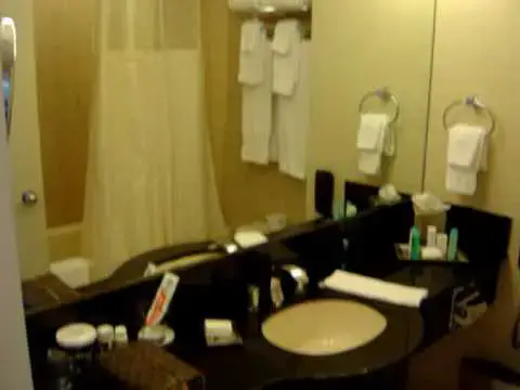 'Video thumbnail for Hilton Millenium Hotel New York (junior suite)'