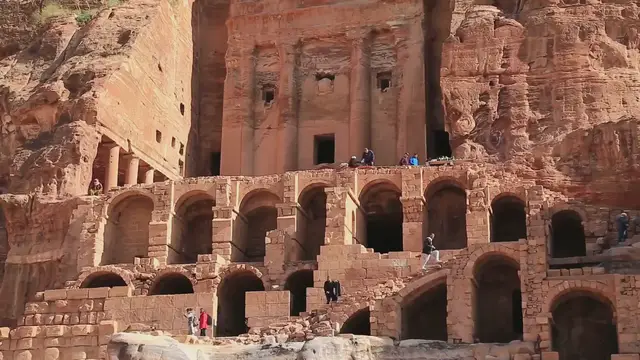 'Video thumbnail for Discover the World's Hidden Gems: Unforgettable Sightseeing Tours by Experts'