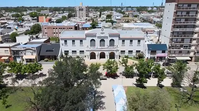 'Video thumbnail for Este PUEBLO de 1.000 habitantes ESCONDE la Sinagoga más Hermosa de Argentina Moctezuma'