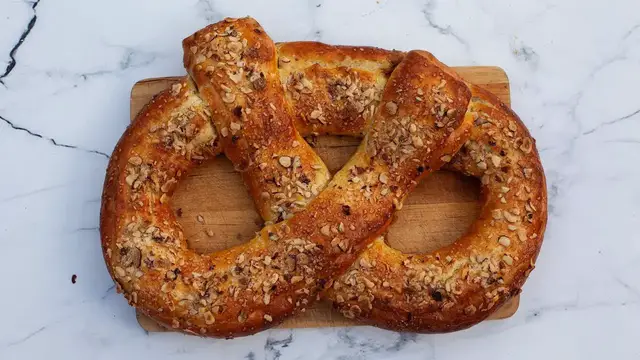 'Video thumbnail for Danish KRINGLE | Make this EASY Danish pastry! | Foodgeek Baking'
