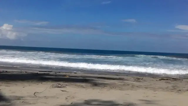 'Video thumbnail for Surfing di Pantai Mandiri Sejati Pesisir Barat Lampung'