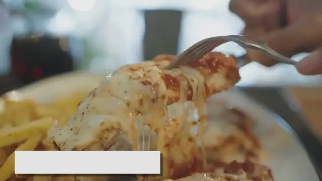'Video thumbnail for Cazuela de Pollo del Millón de Dólares: Receta Viral y Deliciosa'