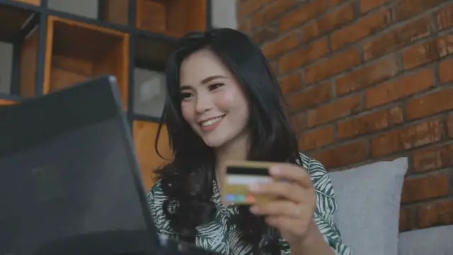 'Video thumbnail for Protect Your Identity: Safeguard Your Shopping Experience with Google's Identity Theft Protection'