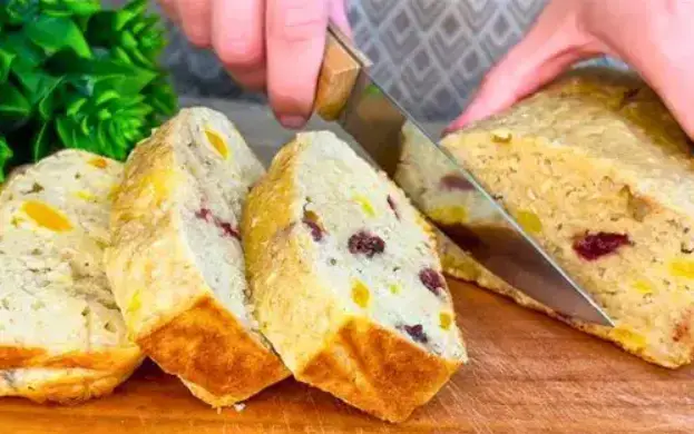 'Video thumbnail for Easy Oatmeal Banana Breakfast Bake: A Nutritious Morning Treat'