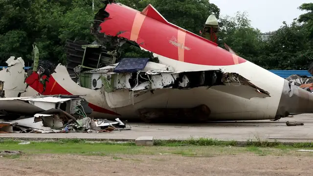 'Video thumbnail for Air India crash: Report reveals cockpit switches were turned off'