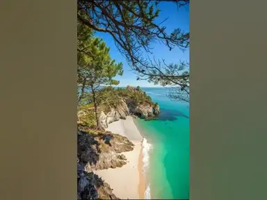 'Video thumbnail for 🏝️ Cette crique bretonne qui rivalise avec les Îles Vierges est très peu connue ! 🌊#meilleursavis'