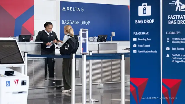'Video thumbnail for Senators raise privacy concerns over AI-pricing used by Delta Air Lines'