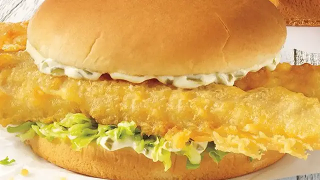 'Video thumbnail for Chain Restaurants That Serve The Highest Quality Fish Sandwiches'
