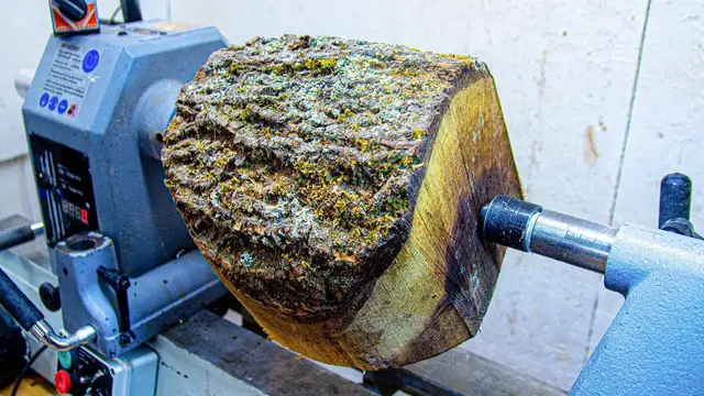 'Video thumbnail for Woodturning - Live Edge Walnut Bowl'