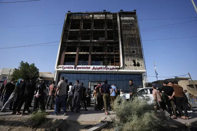 'Video thumbnail for Iraq shopping mall fire: Three days of mourning declared'