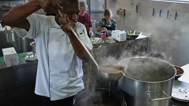 'Video thumbnail for Cooks spice things up for soup challenge as South Africa marks Mandela Day'