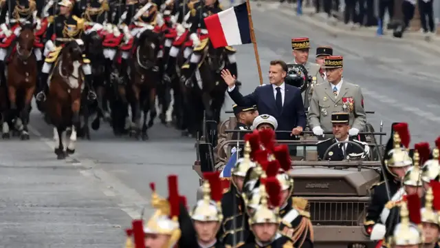 'Video thumbnail for REPLAY - France celebrates Bastille Day with a military parade on the Champ-Élysées'