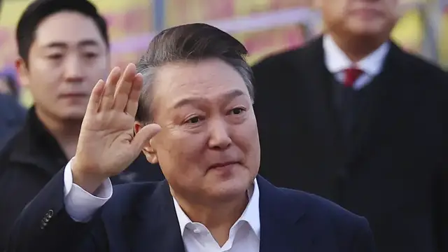 'Video thumbnail for South Korea’s constitutional court rules to oust impeached president Yoon'