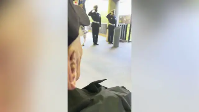 'Video thumbnail for Veteran Given Hero's Welcome On Honor Flight | Happily TV'