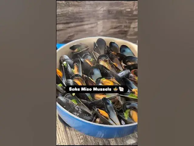 'Video thumbnail for EASY Sake Steamed Mussels #shorts #easyrecipe #japanesefood'