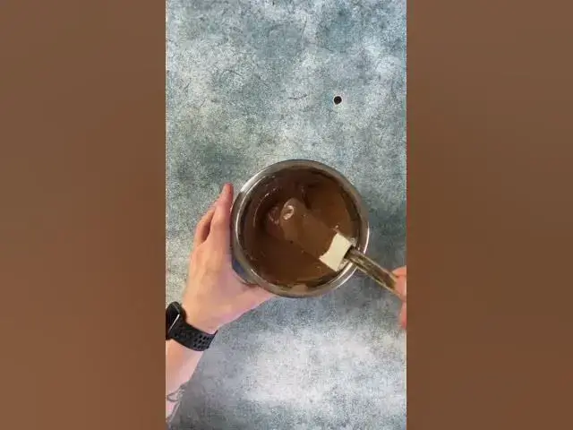 'Video thumbnail for Protein Skillet Brownie Recipe 😍 Only 275cal 😱 | Myprotein #shorts'